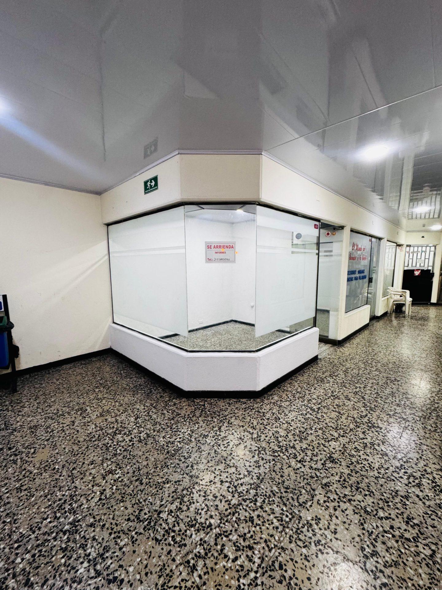 📢 ¡SE ARRIENDA LOCAL COMERCIAL - CENTRO COMERCIAL MEGACENTRO🏢✨