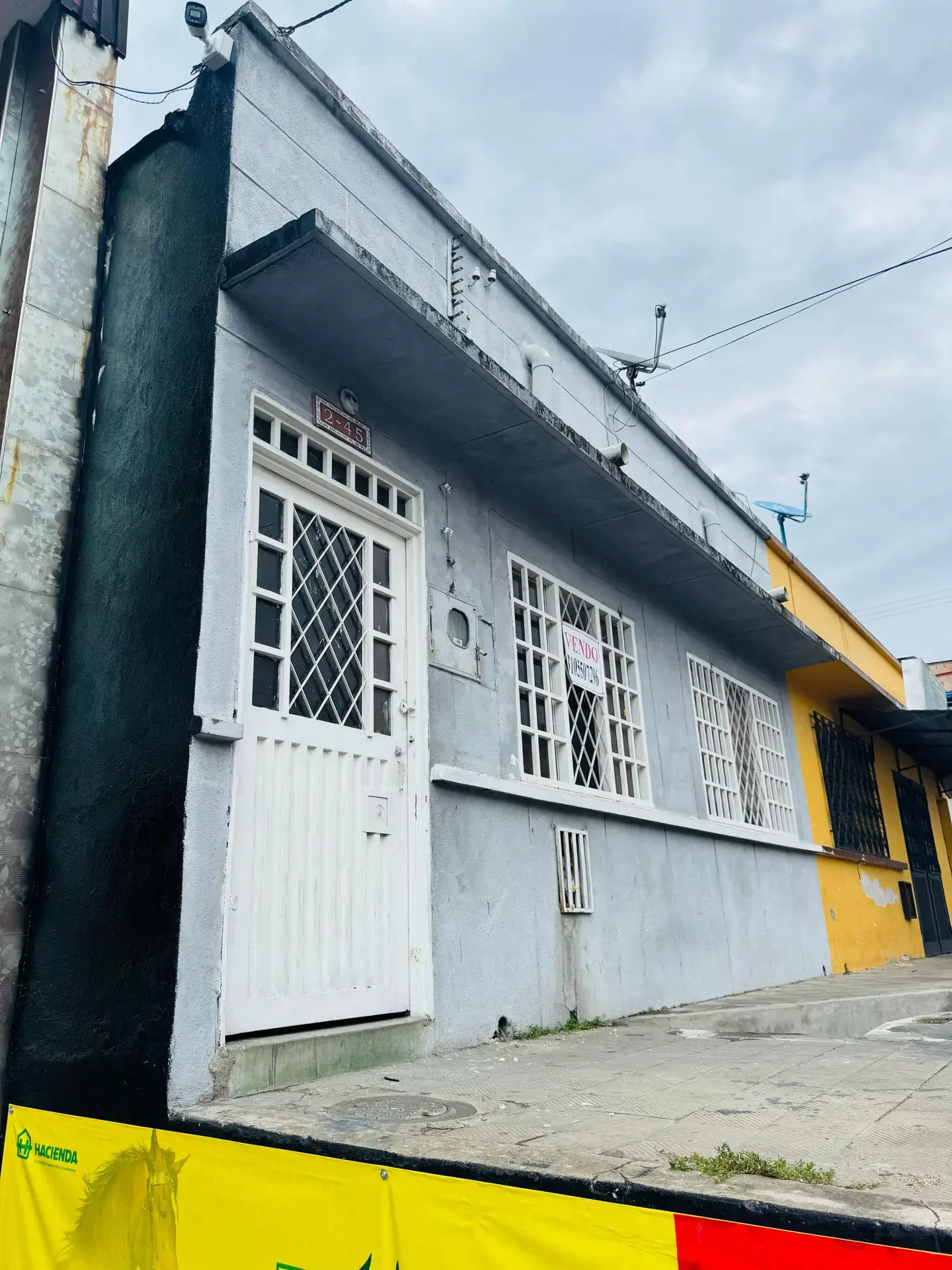 Local Comercial - Carrera 3, Almendros Centro